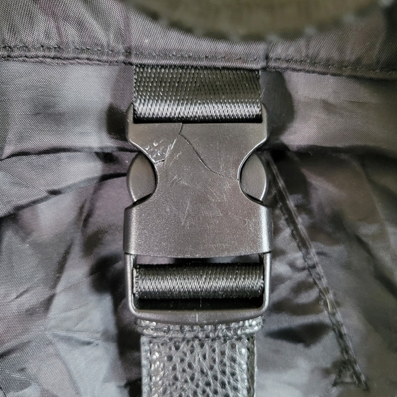 Nautica Black Foldover Large Backpack Bag Adjustable Straps Zip Pocket Buckle - Picture 9 of 11